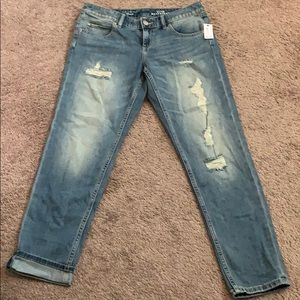 Vintage washed ankle length jeans.